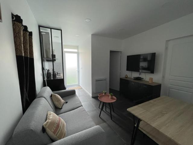 - Le Nuage - Unique, Espace Spa Privatif Et Jardin Avec Plancha Et Salon Privatif, Stationnement Public Gratuit Niort Dış mekan fotoğraf