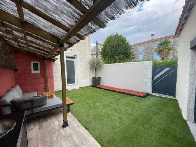- Le Nuage - Unique, Espace Spa Privatif Et Jardin Avec Plancha Et Salon Privatif, Stationnement Public Gratuit Niort Dış mekan fotoğraf